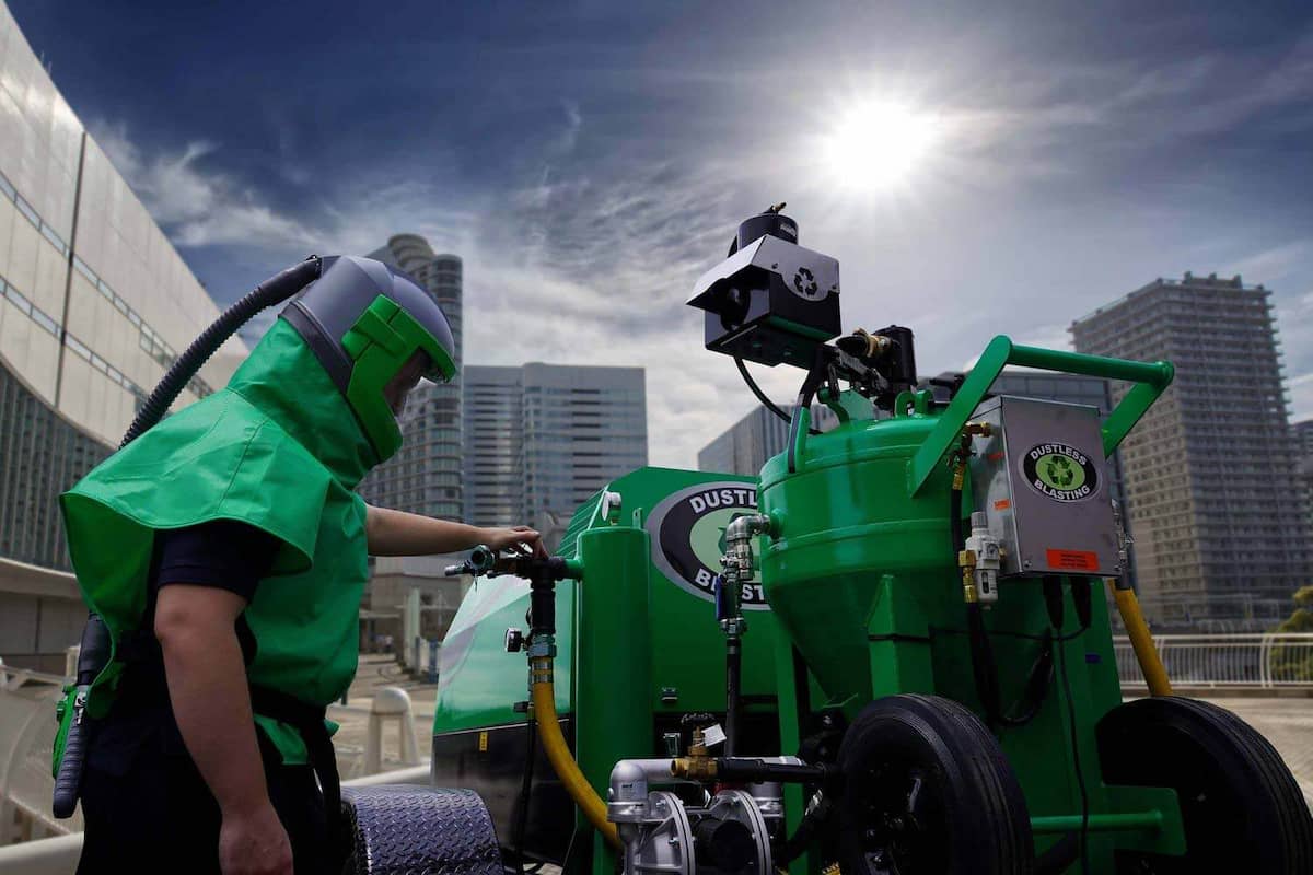 Dustless Blasting® El Futuro De La Preparación De Superficies®